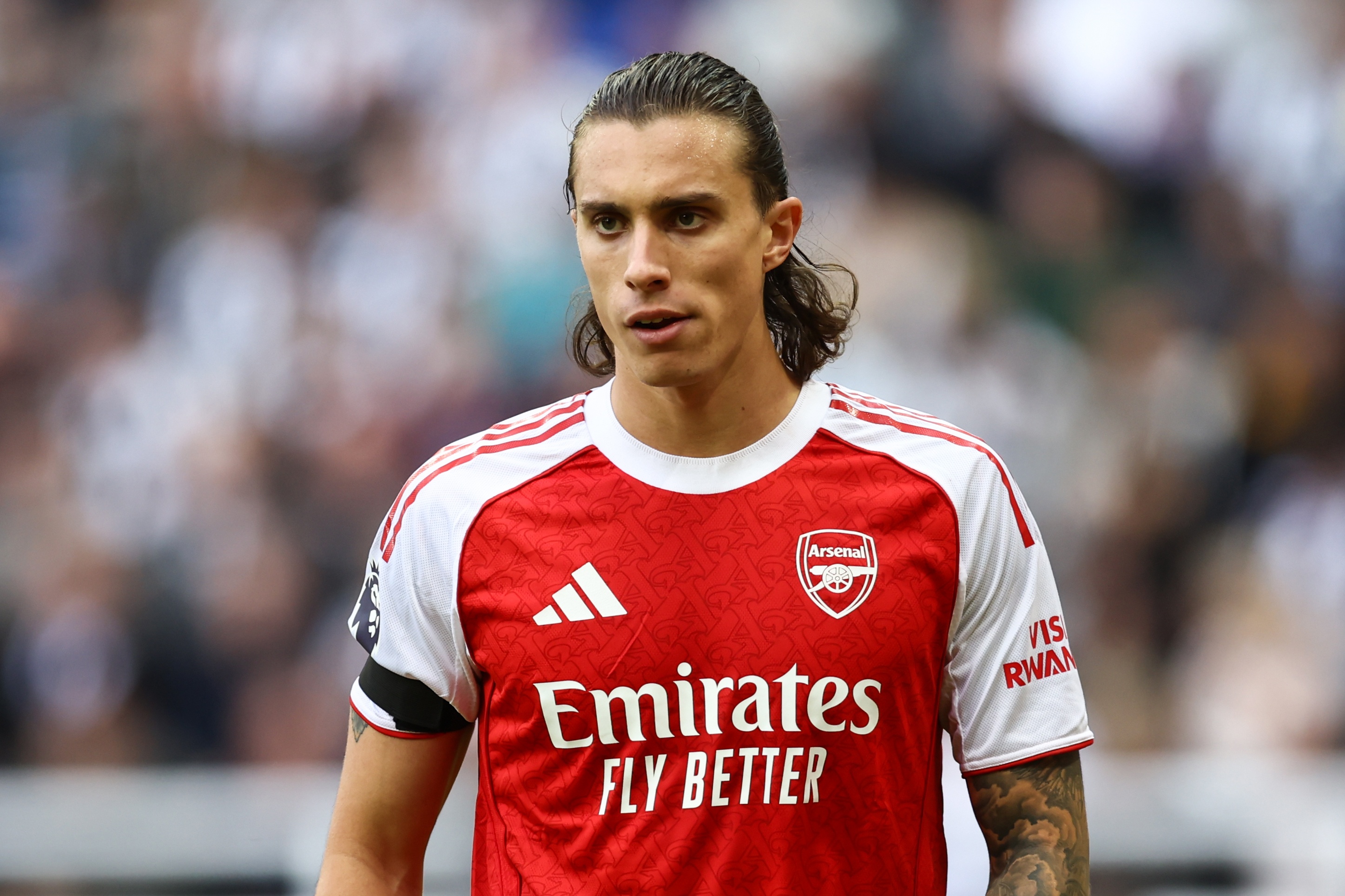 开云入口-卡拉菲奥里：伦敦太拥堵所以不爱开车 枪手训练与意大利完全不同